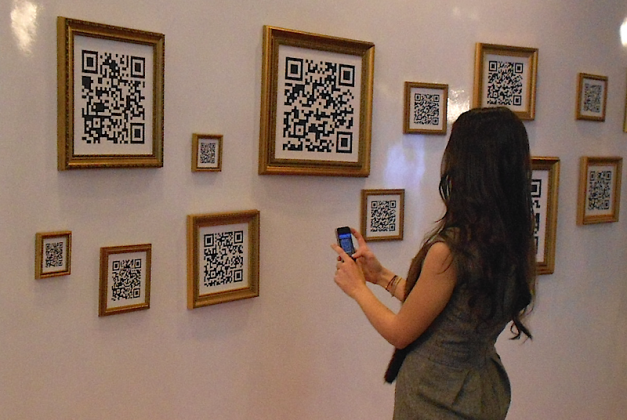 qr code art gallery